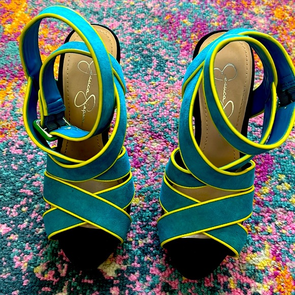 Jessica Simpson Evangela Suede Heels - Picture 9 of 17